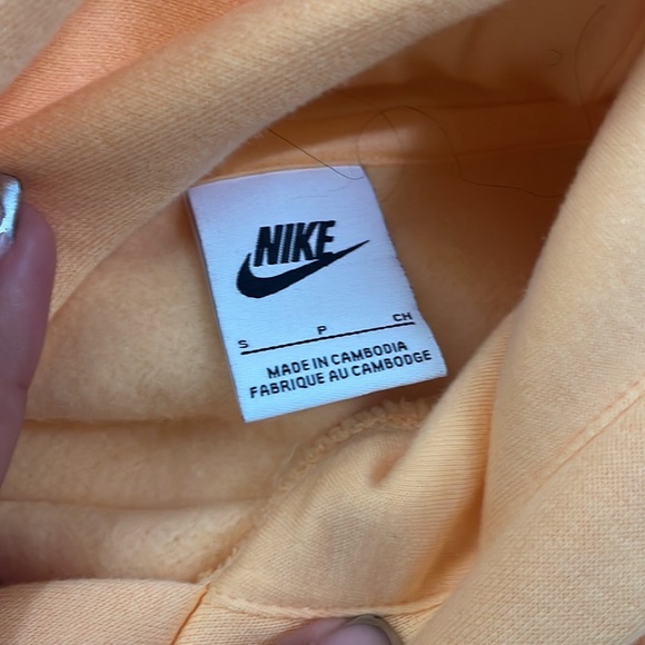 Nike suit - Picture 6 of 6